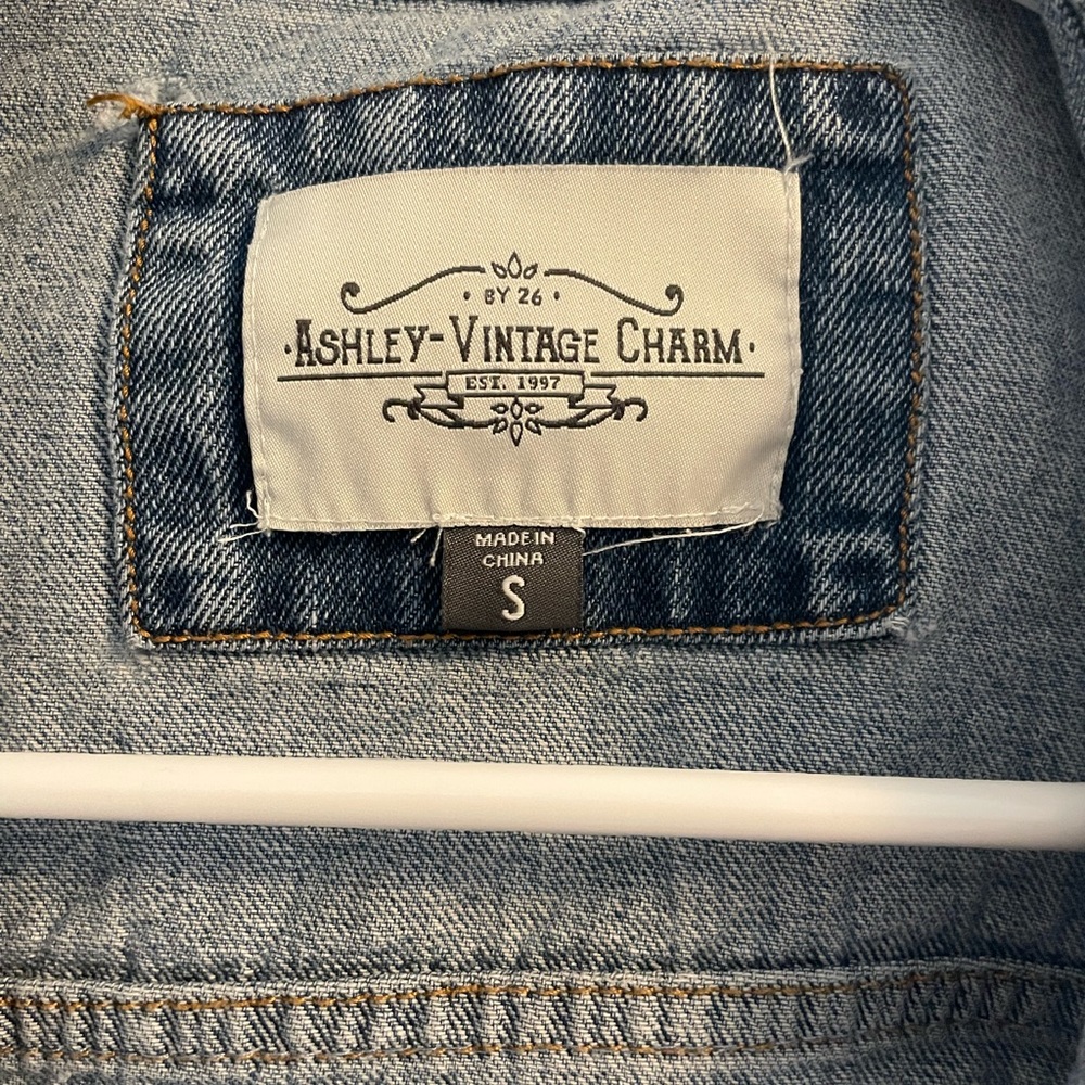 Jean jacket - Picture 2 of 2